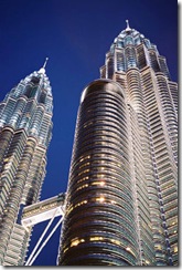 250px-Torres_Petronas_Mayo_2004