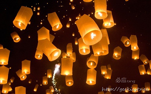 孔明灯 (Kongming lanterns)